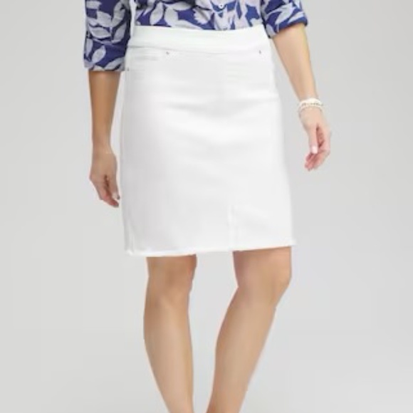 Chico's No Stain Pull-on Fray Hem Skort - Picture 1 of 6